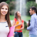 In this analysis, education specialist Sérgio Bento De Araújo explores how comprehensive education develops essential competencies that go beyond the traditional curriculum.