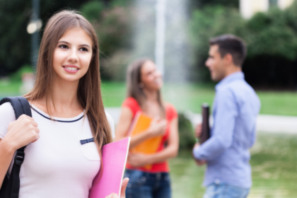 In this analysis, education specialist Sérgio Bento De Araújo explores how comprehensive education develops essential competencies that go beyond the traditional curriculum.