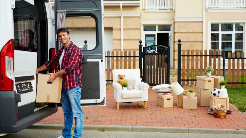 Learn how Jm Mudanças guides you to safely pack dishes and glassware for moving without the risk of breakage.