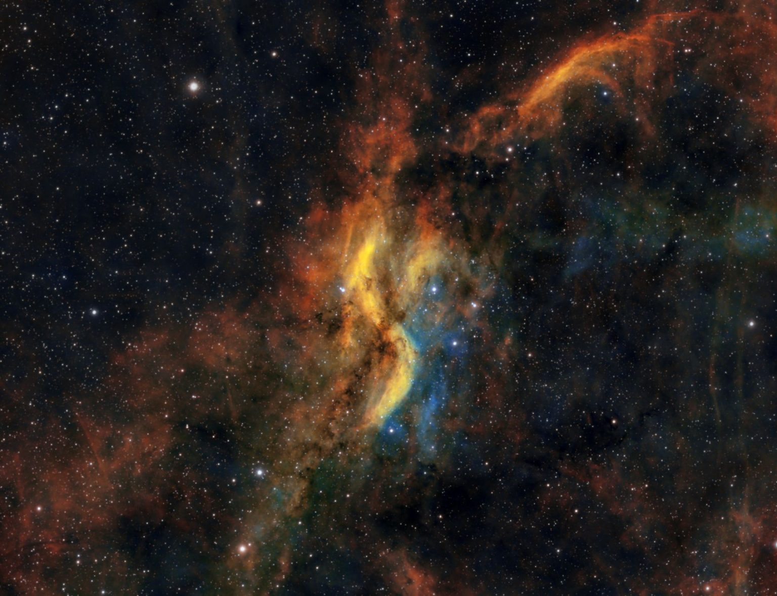 Nuvens coloridas de gás interestelar e estrelas em uma nebulosa no espaço profundo